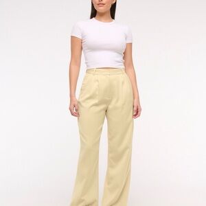 Abercrombie & Fitch High-Rise Wide Leg Pants in Pale butter Yellow 25 short
